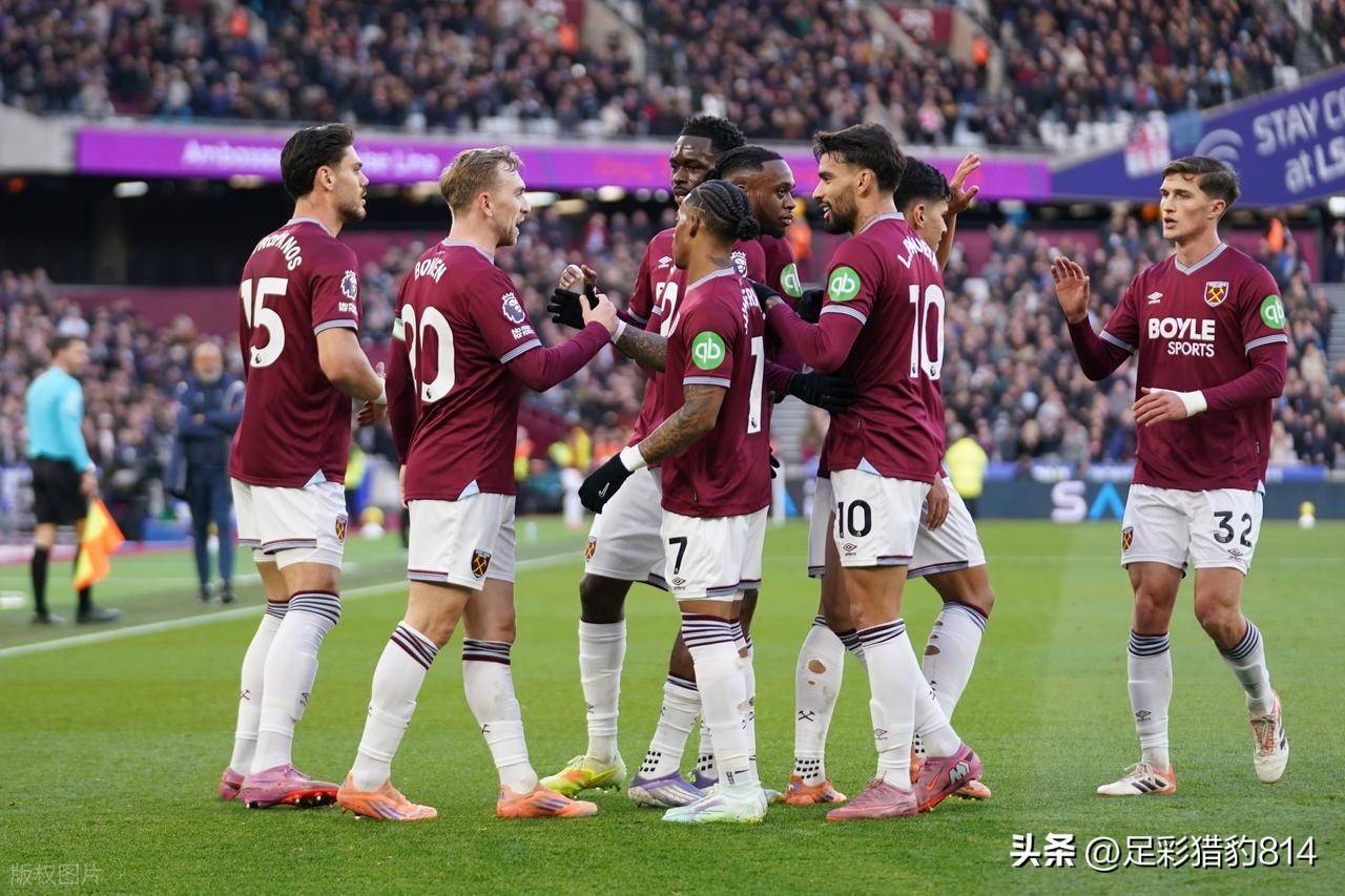 包含赛地聚焦：西甲今夜热度飙升，阿斯顿维拉复出首秀，媒体盛赞，更衣室氛围转暖的词条