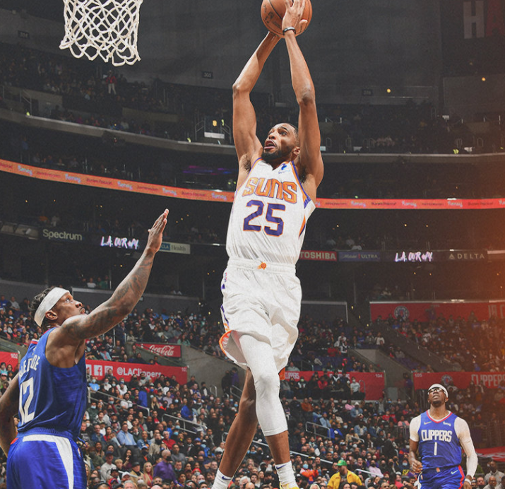 关于JackeyLove爆冷击败快船，战术调整引爆全场！的信息